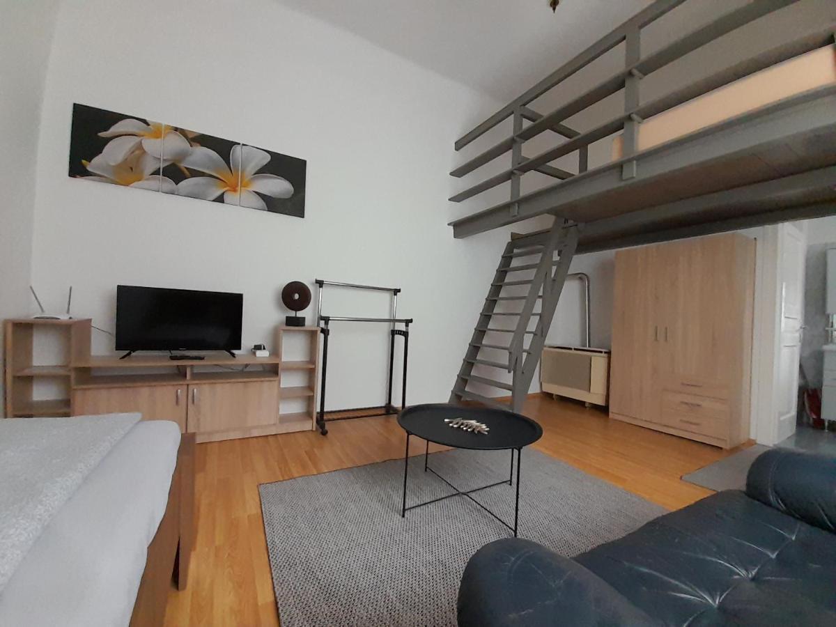 Apartment Foter